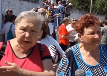 Жители Крыма, скриншот: Youtube