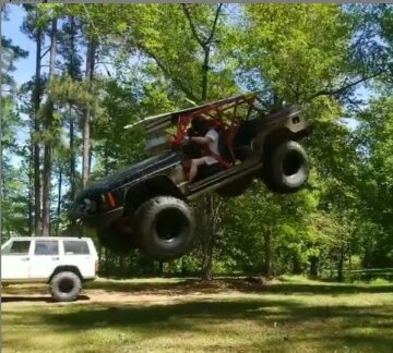 Jeep Cherokee, скриншот из видео