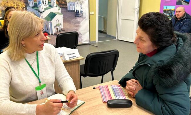 Оформление пенсии, фото: Facebook/ПФУ