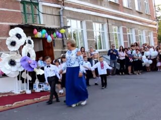 Школа, скріншот відео