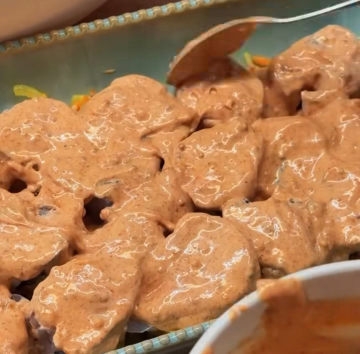 Хек  під соусом на овочевій подушці: фото скрін рецепту