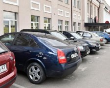 Может теперь дойдет: банда мстителей жестоко проучила очередного "кугута" парковки