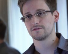 Влада США прагне контролювати кожен iPhone - Сноуден