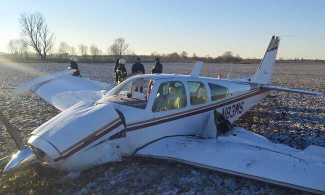 Падіння літака на Київщині, фото Національна поліція
