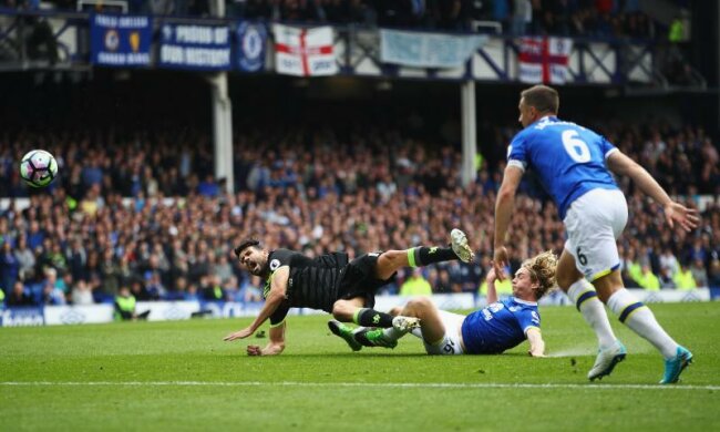 Звездный нападающий Челси разозлился на тренера за кусочек торта