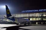 Із аеропорту у Львові різко зникли сотні українців