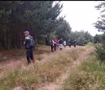 На Львівщині зникла сива пенсіонерка з рудим песиком - рідні благають про допомогу