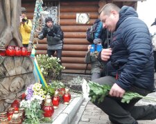 День Достоинства и Свободы: украинцы склонили головы перед героями Майдана и павшей Небесной Сотней, эксклюзивные кадры