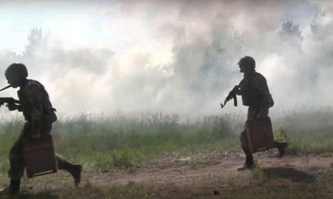 Санинструктор с позывным "Заря": военные показали видео об отважной медсестре