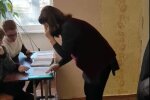 Копы и учительница, скриншот: Facebook