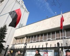 Удар в спину: кому вигідний скандальний польський закон