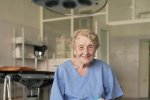 91 рік і 10 000 операцій: вражаюча історія найстарішої жінки-хірурга