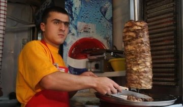 Продавець шаурми ледь не вбив свого клієнта