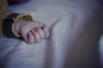Закопали, як звірятко: у парку Києва знайшли саморобну дитячу могилу