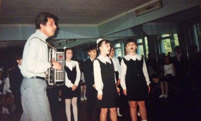 Звезды о 1 сентября: драки со сверстниками, поиски милицией и заработок обмороками
