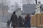 Біла труна, квіти і море сліз: під Львовом поховали  таємниче загиблу у ванній школярку