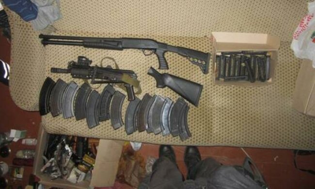 У члена Самооборони Фастова вилучили автомат Калашникова і гранати