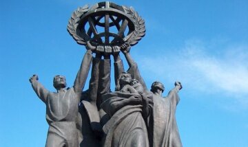 Памятник в Финляндии, фото: свободный источник