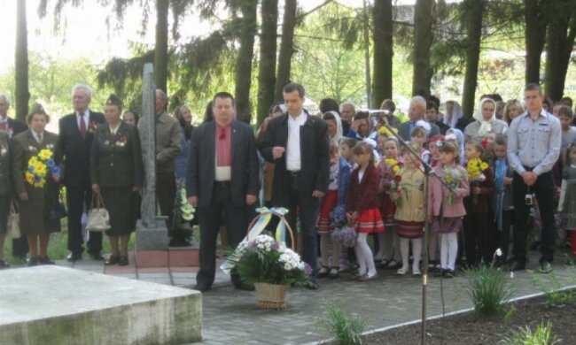 На Волыни открыли памятник Повстанческой матери