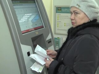 Оплата комуналки. Фото: скрін youtube