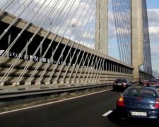 На столичному Південному мосту обмежать рух