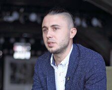 "Прошу пробачення": лідер "Антитіла" Тополя згадав молодість і схопився за улюблений інструмент