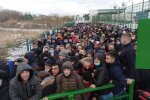 Тисячі українців застрягли на кордоні з Польщею: змушують мерзнути заради злотих
