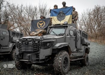 Зброя проти дронів: спецпризначенці ГУР отримали рушниці та спеціальне спорядження від благодійників