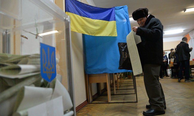 Переселенці з Донецька, Луганська та Криму зможуть проголосувати на виборах: відео-інструкція
