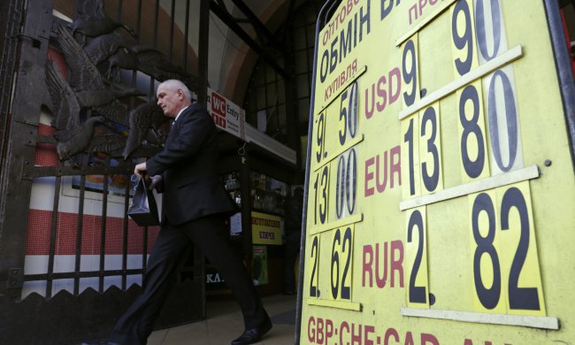 Курс валют на 13 января: доллар крепко вцепился в гривну