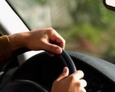 Кримських водіїв штрафуватимуть за українські права
