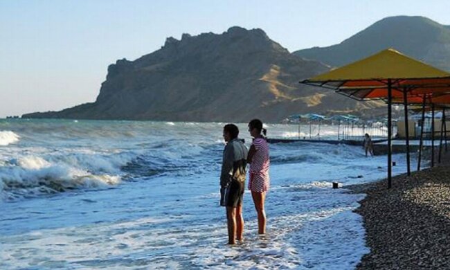 Туристи не хочуть відпочивати у Криму 