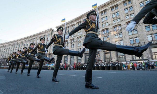 Зеленський скасував парад до Дня Незалежності України: що трапилося