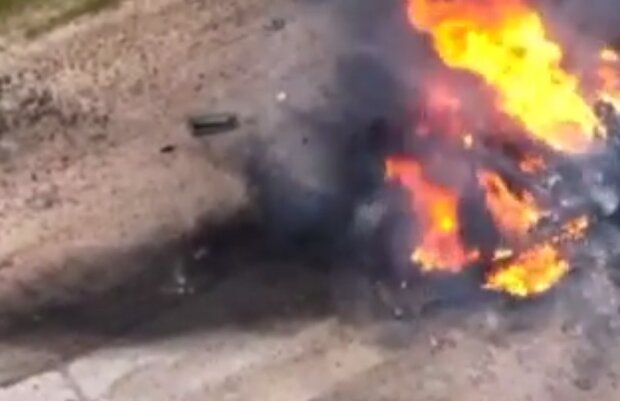 Морпіхи показали, як гарно палає знищена техніка окупантів: попрацювали на славу