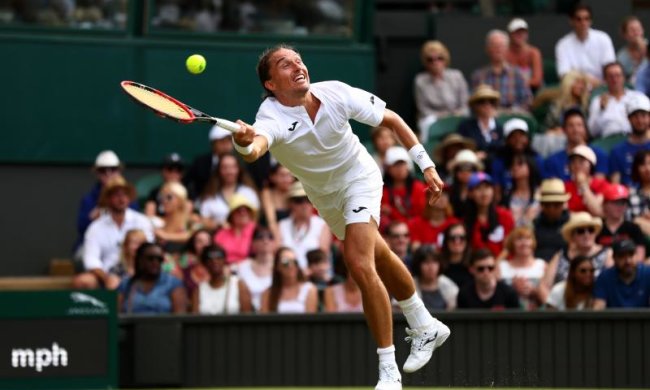 Вімблдон-2017: Український тенісист знявся з матчу проти Федерера