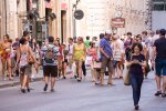 Перехожі на вулиці, фото з pxhere