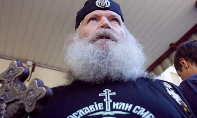 Скрепно: соцсети хохочут с "налога на православие"