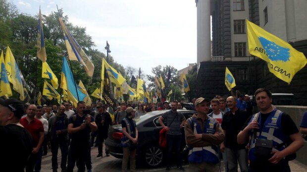 АвтоЄвроСила, мітинг євробляхерів - фото Знай.ua