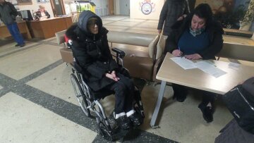 Люди в соццентре