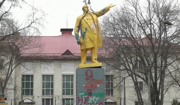 Триметрового Леніна вкрали в Кіровоградській області