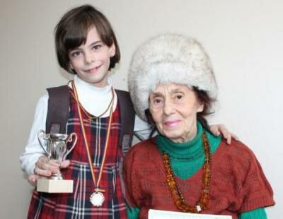 Женщина родила дочь в 67