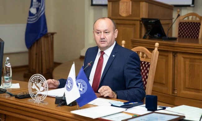 Пакет вибухнув в руках: на Тернопільщині підірвали ректора відомого вузу, перші подробиці