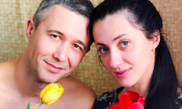 Голая жена Сергея Бабкина Снежана прикрыла грудь лишь лимончиками: "Лимонадная богиня!"