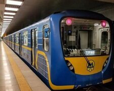 У Києві почала обвалюватися станція метро: сусіднє будівництво "допомогло"