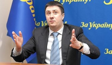 Кириленко хоче закрити «не патріотичні» радіостанції 