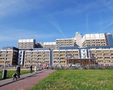 Клініки скинуться на дорогі ліки для голландців