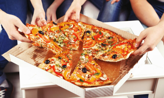 В Киеве расправились с курьером пиццы: ты не ты, когда голоден