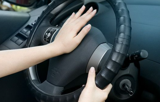 "Розумні кайданки" для водіїв: на порушників ПДД вдягнуть електронні каблучки
