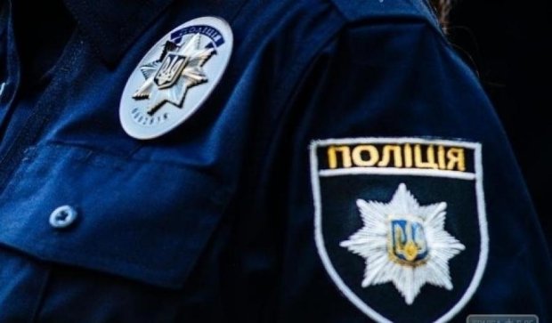 Поліцейському перерізали горло на Одещині