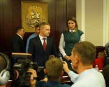 Можна дивитися вічно: депутата вирубили одним ударом